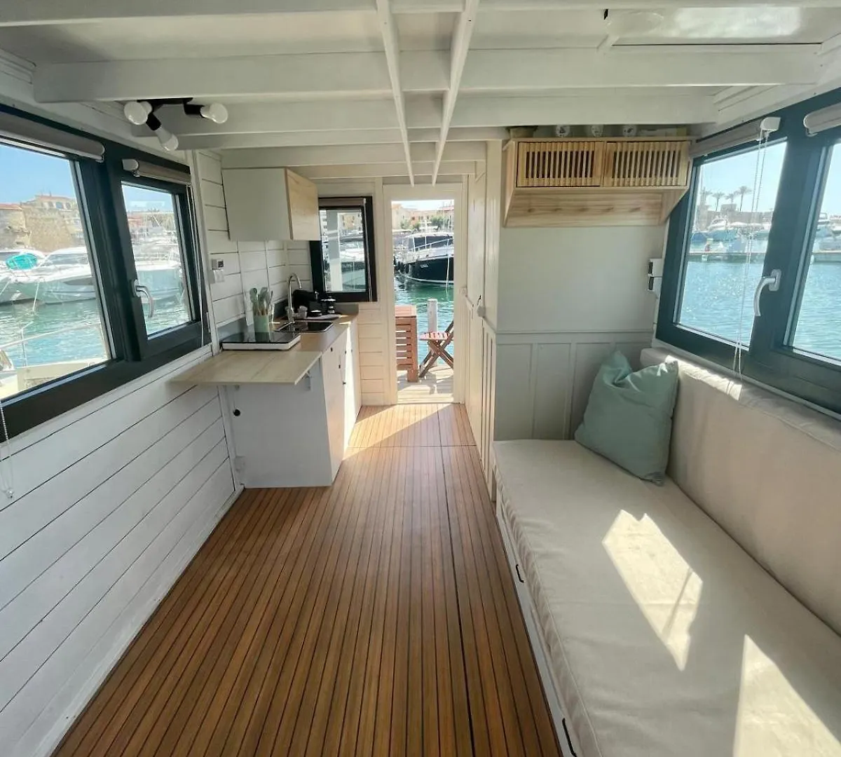 Hoceanika Houseboat Alghero 호텔 보트호텔